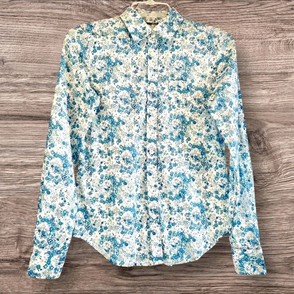 American Eagle Outfitters Favorite Fit Button Down Shirt XS